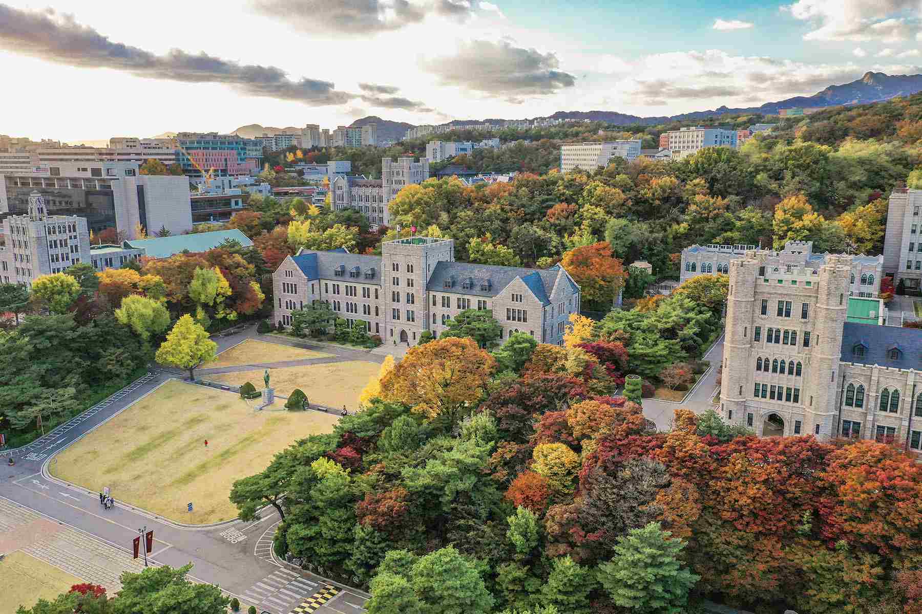 Đại học Korea được thành lập từ năm 1905 và nằm trong top 3 trường đại học SKY