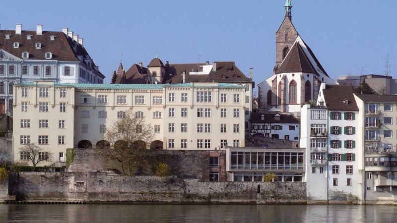 Đại học Basel tọa lạc tại trung tâm thành phố Basel, Thụy Sĩ