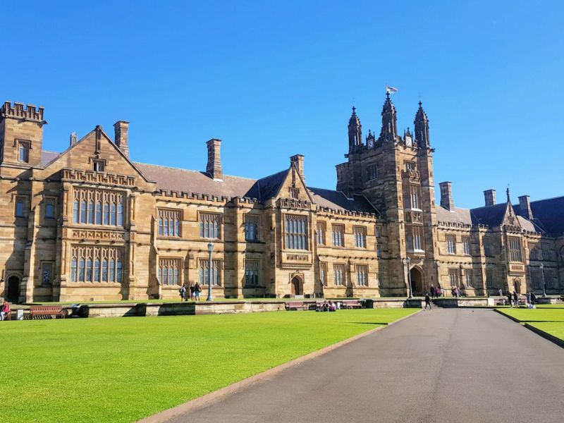 The University of Sydney là trường đại học đầu tiên ở Úc