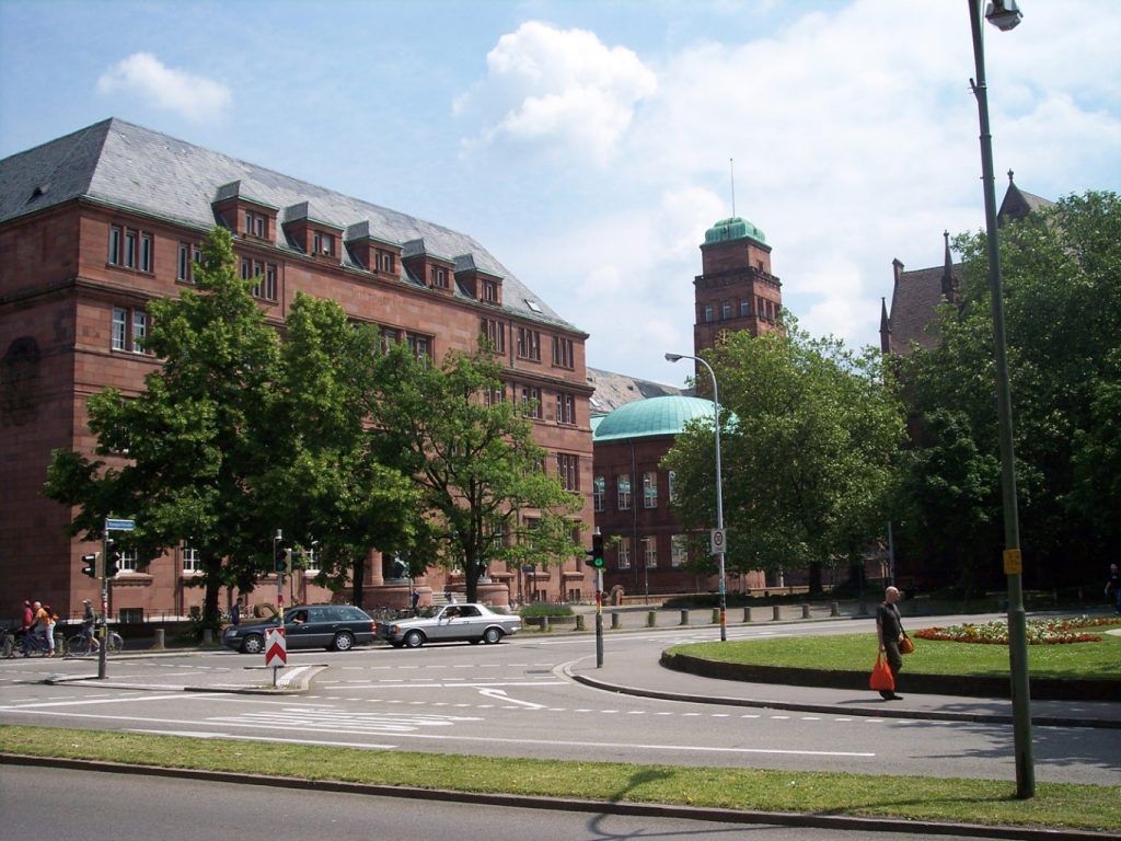 Albert Ludwig Freiburg là 1 trong 9 trường đại học xuất sắc nhất tại Đức 